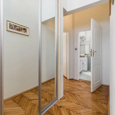 Apartment Best Place In Center! *