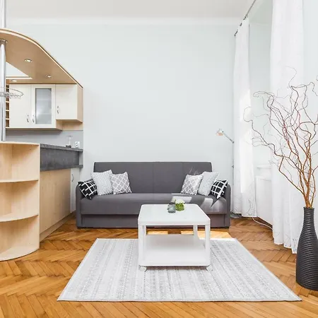 Best Place In Center! Apartment